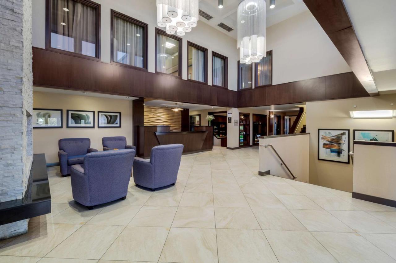 Western Edmonton Airport Hotel 3*
