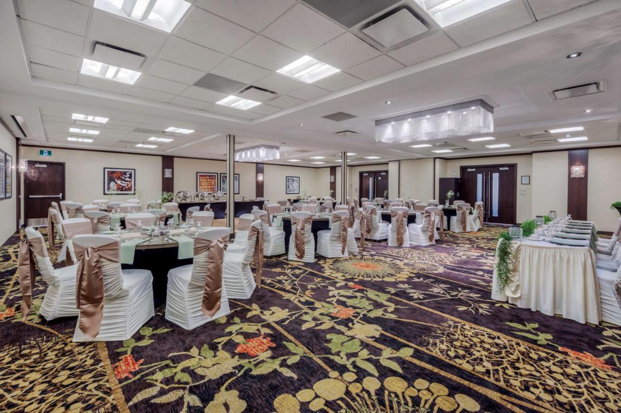 Western Edmonton Airport 3*