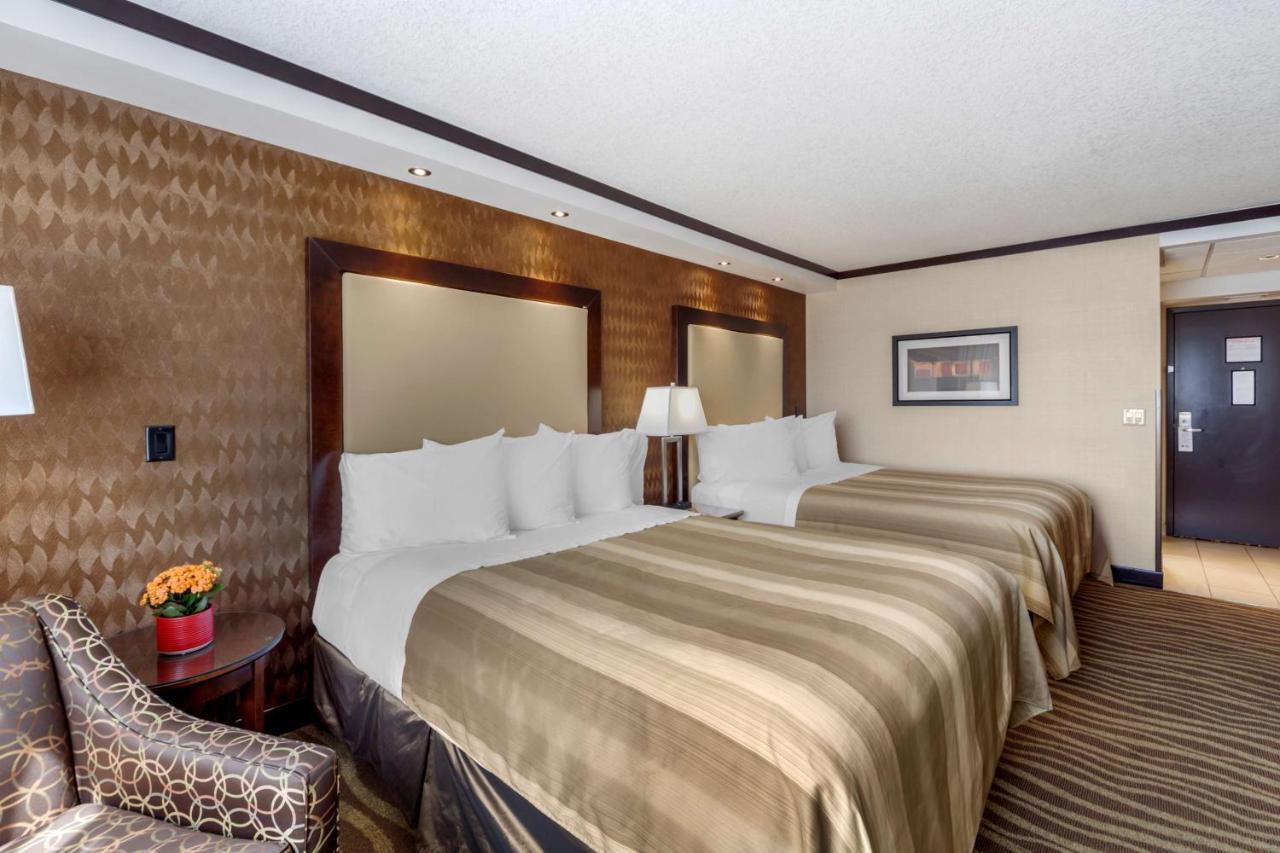 Western Edmonton Airport Hotel 3*