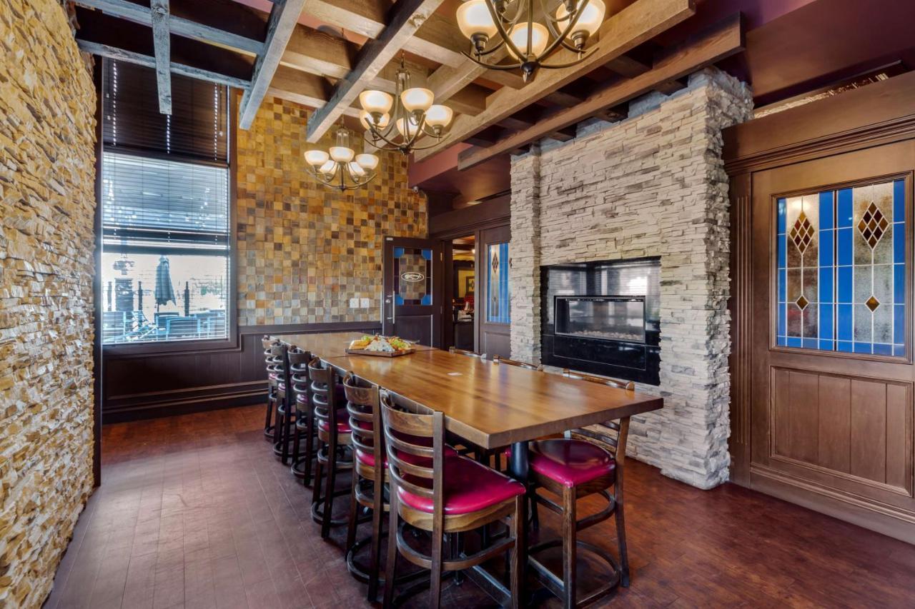 Western Edmonton Airport Hotel